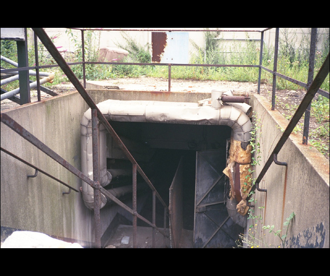 Des batiments industriels délabrés