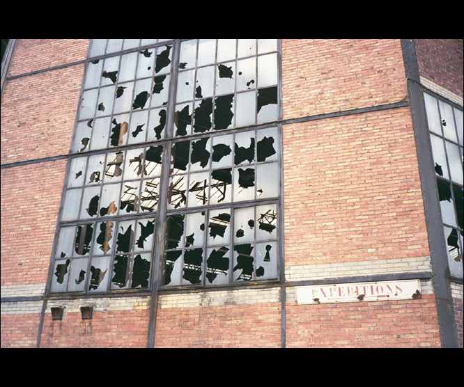 Des batiments industriels délabrés