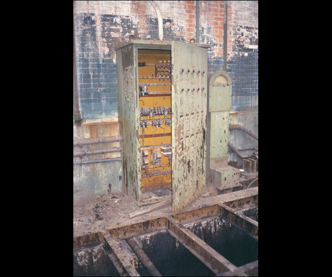 Des batiments industriels délabrés